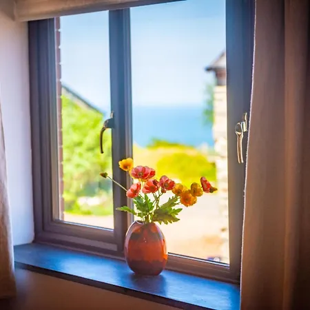 Polrunny Farm Sloe With A Sea View * Boscastle
